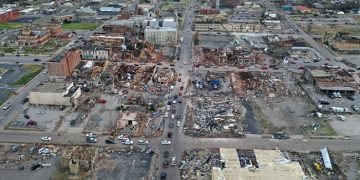US Tornadoes Kill Over 94 People as Rescue Search Continues